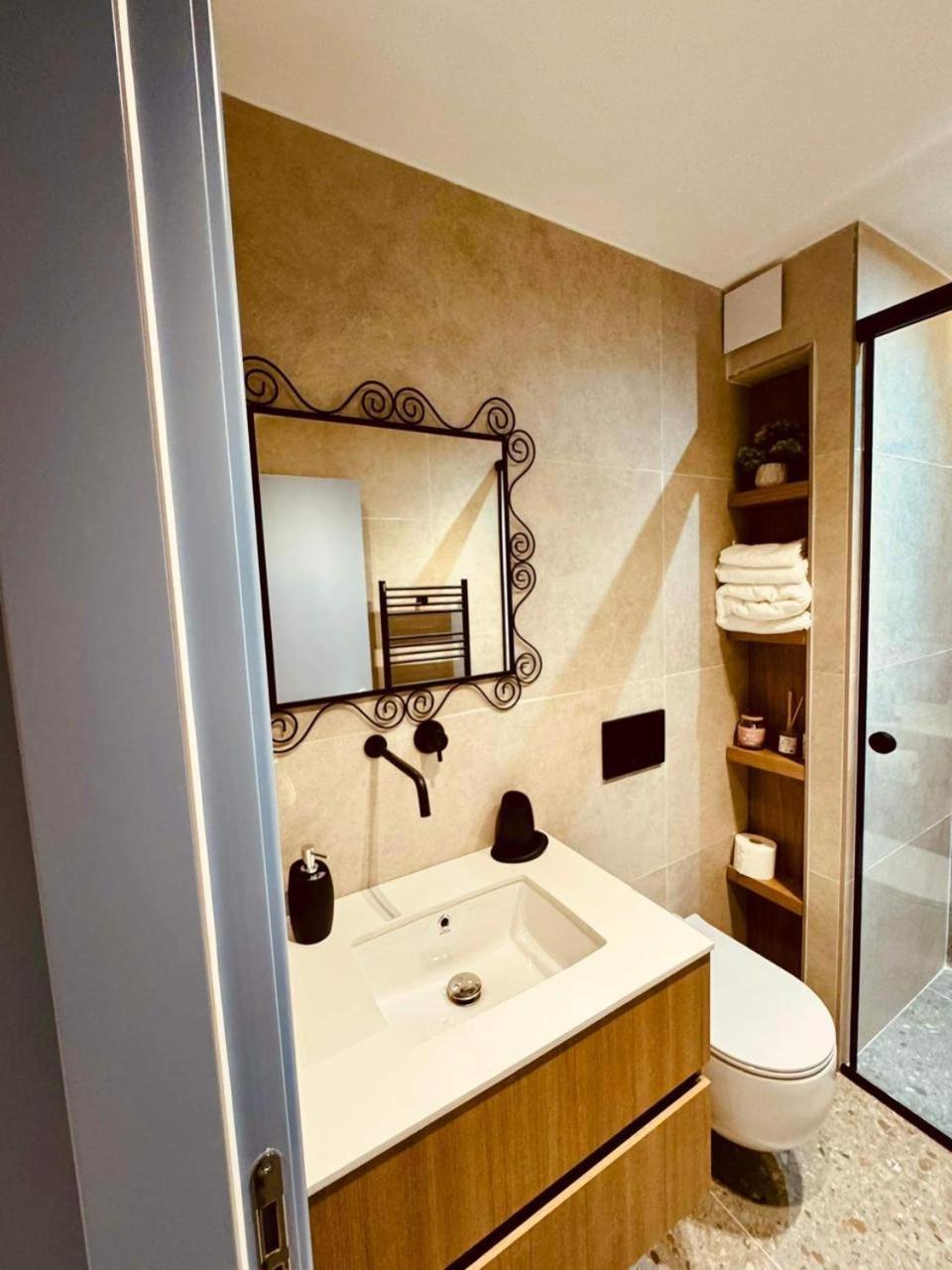 Lili'S Tirana Center Apartments Экстерьер фото