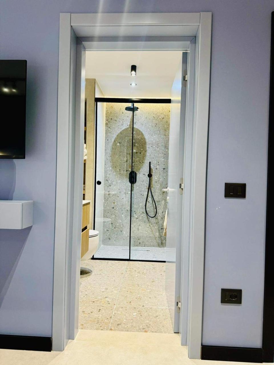 Lili'S Tirana Center Apartments Экстерьер фото